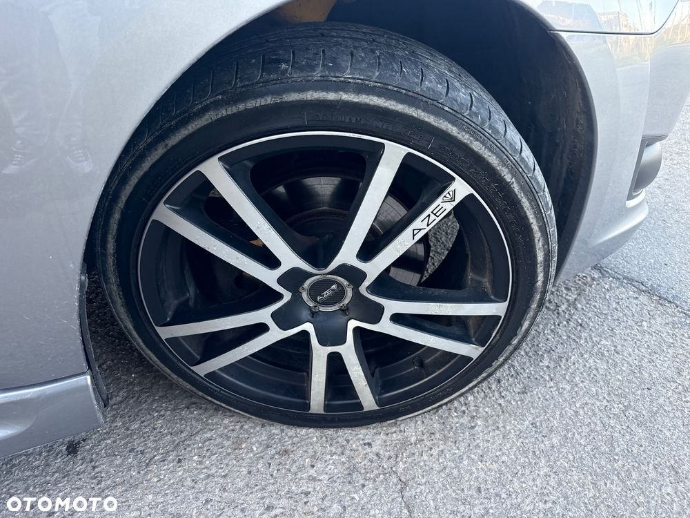 Subaru Legacy 2.5i GT - 10