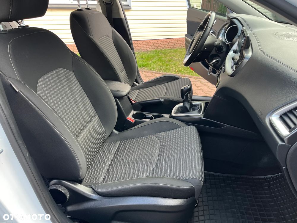 Kia Ceed 1.5 T-GDI M - 23