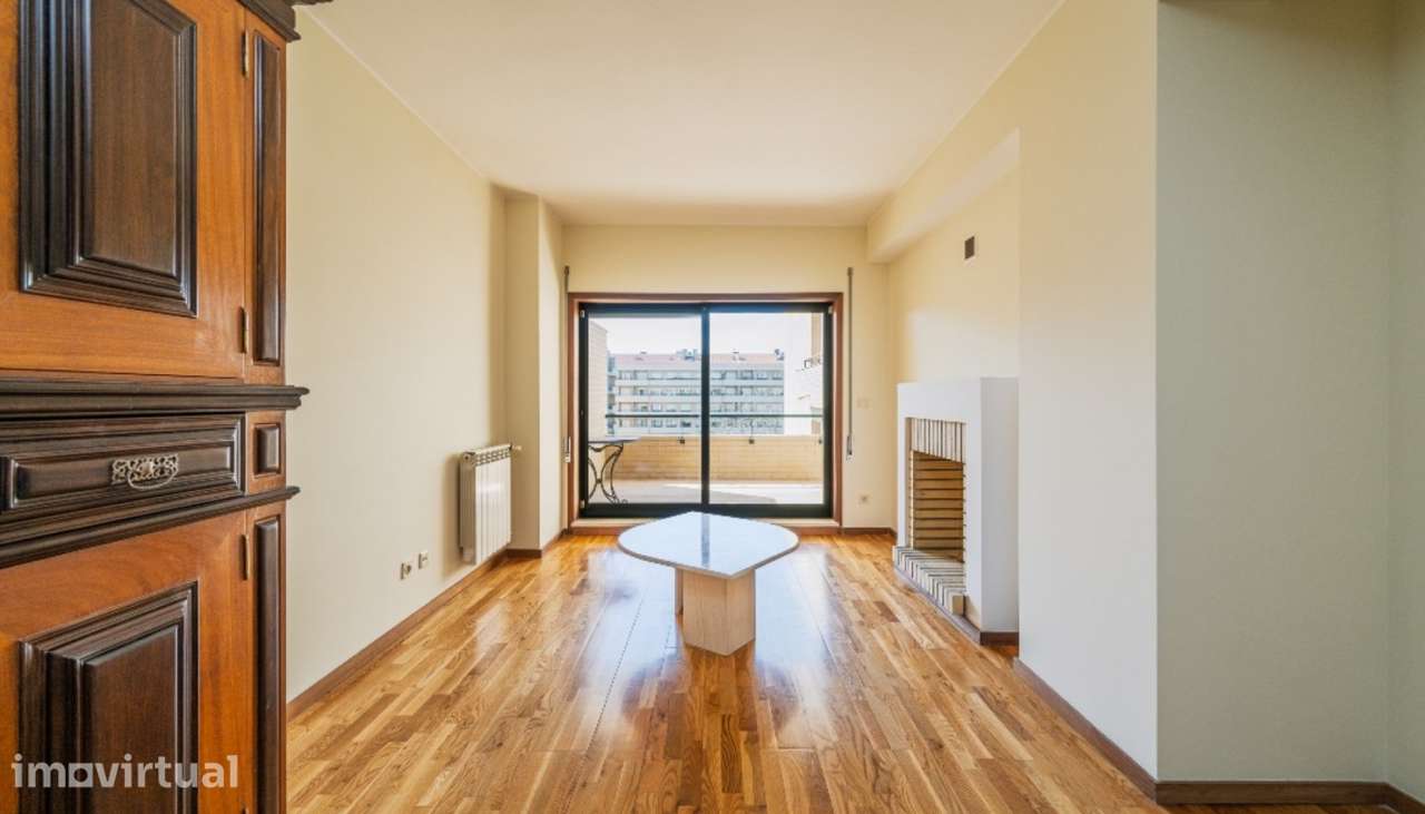 Apartamento T3 com varanda para arrendar nos Pinhais da Foz no Porto - Grande imagem: 3/18