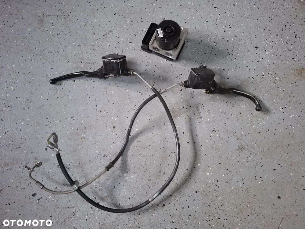 Piaggio X10 125 350 500 pompa hamulcowa - 1