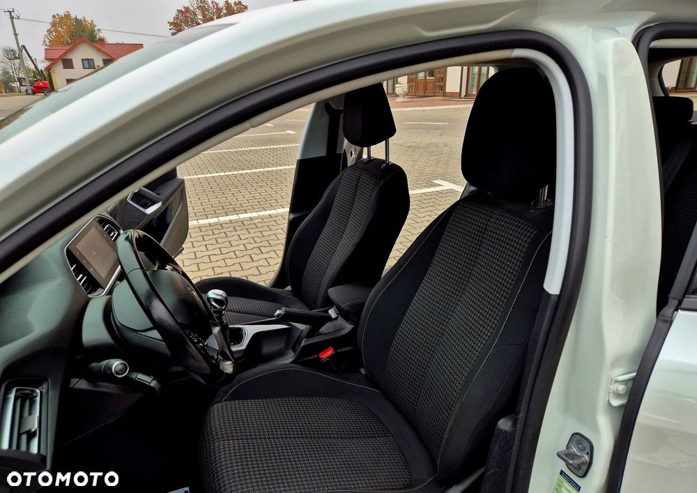 Peugeot 308 - 25