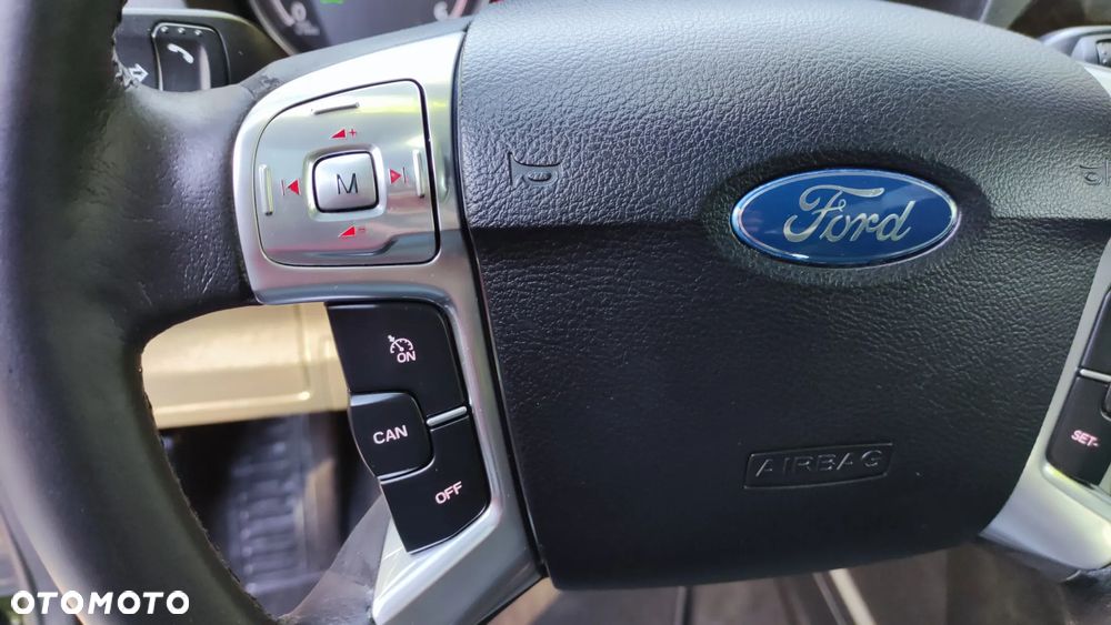 Ford Galaxy 2.0 TDCi Ghia - 23