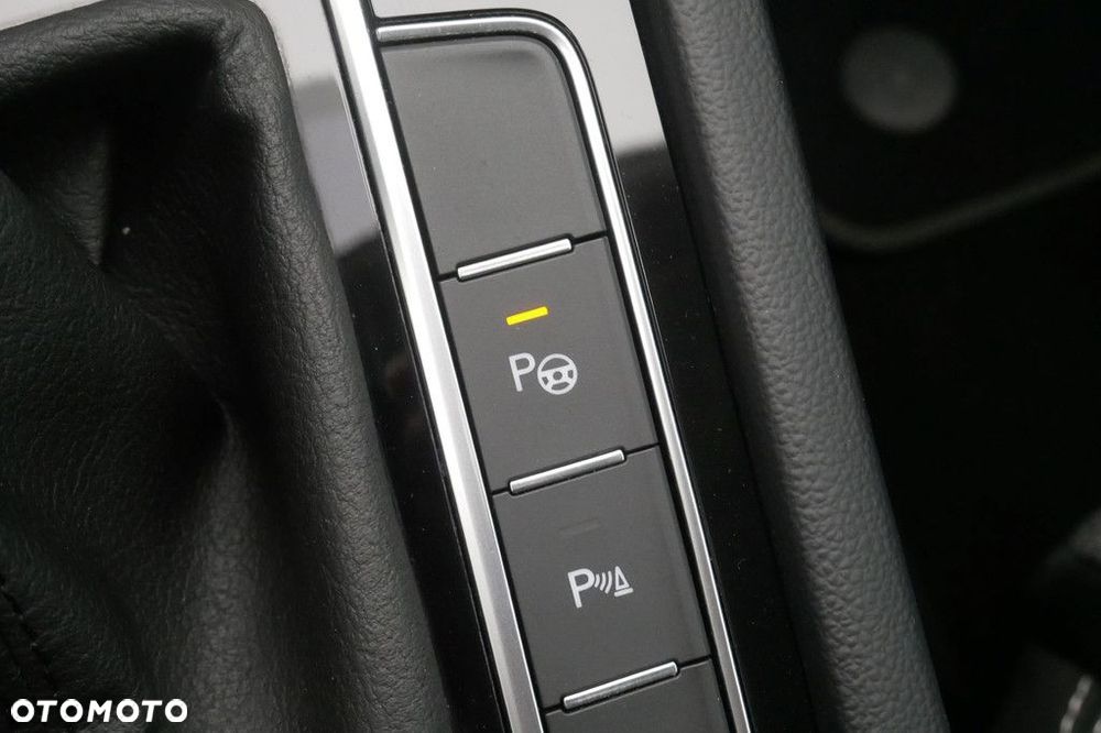 Volkswagen Passat Variant 2.0 TDI SCR Business DSG - 23