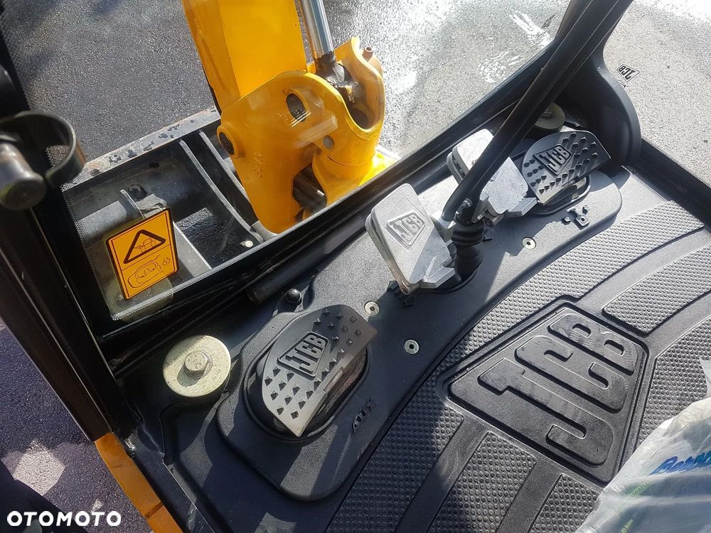 JCB 8018 CTS , rok 2012 - 18