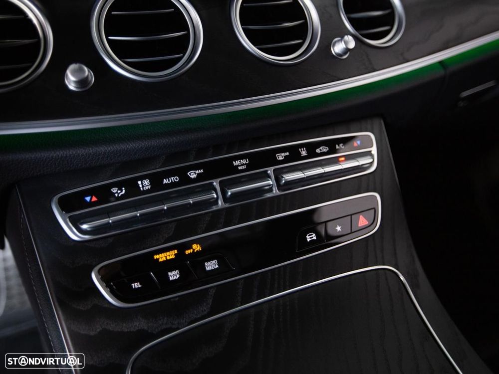 Mercedes-Benz E 300 de 4Matic T 9G-TRONIC AMG Line - 35