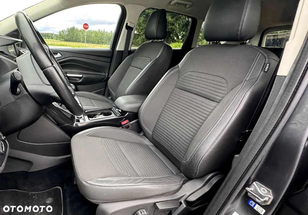 Ford Kuga 1.5 EcoBoost 2x4 Titanium - 19