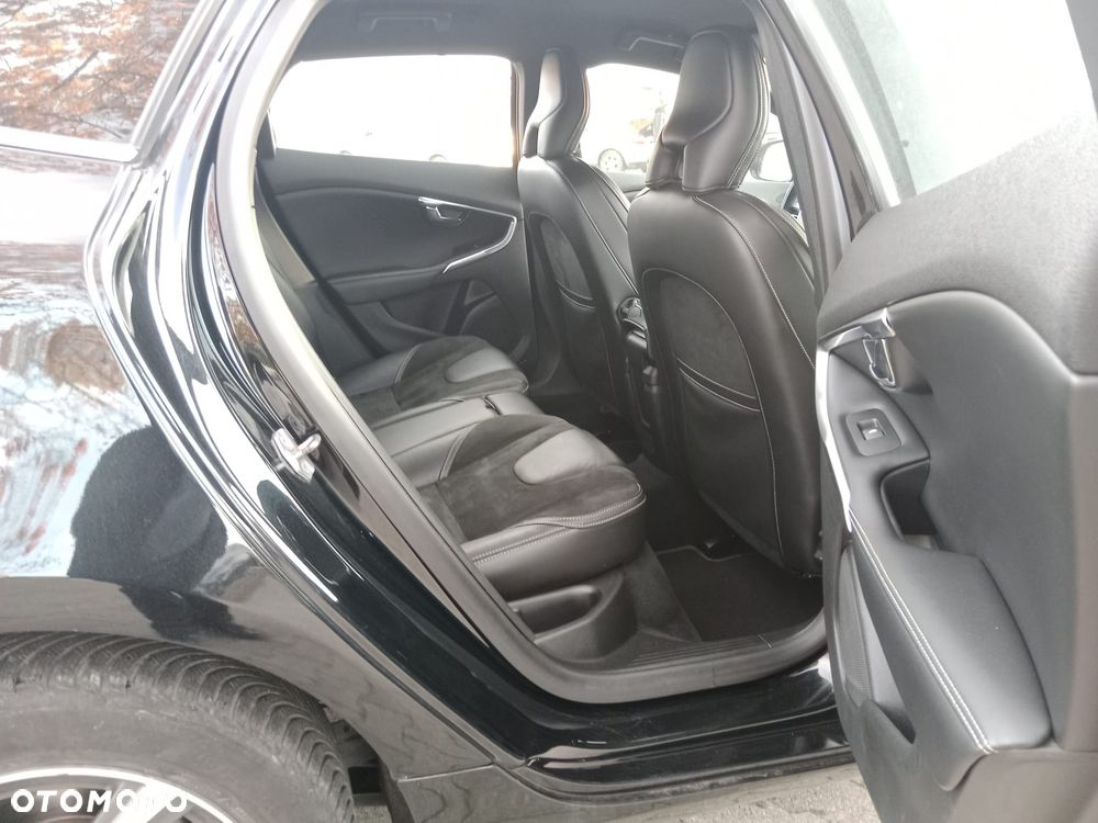 Volvo V40 D4 Drive-E R-Design Summum - 16
