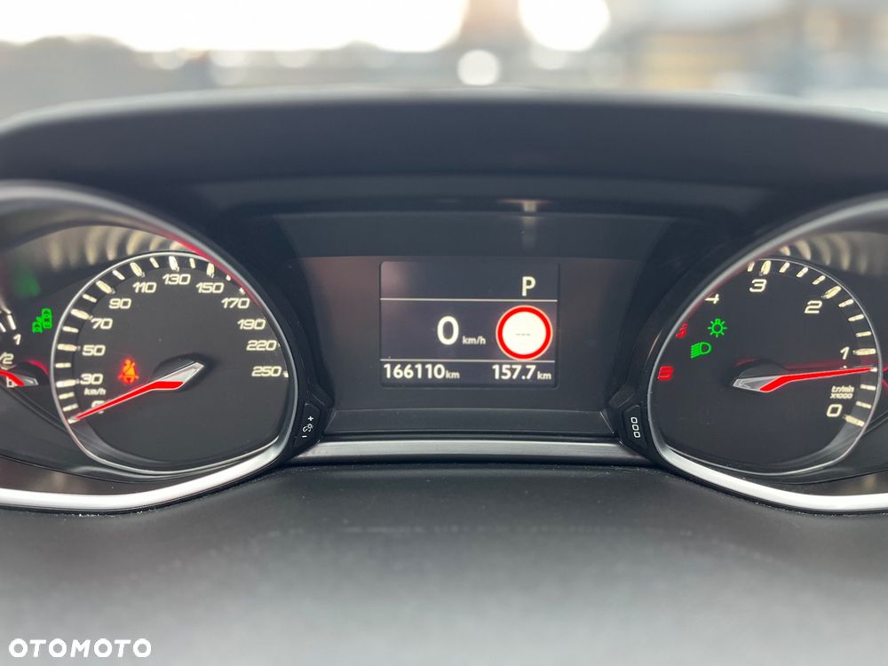 Peugeot 308 BlueHDi 150 Automatik Stop & Start Allure - 37