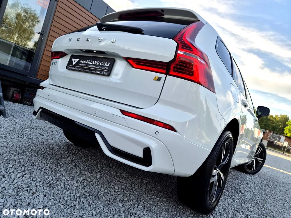 Volvo XC 60 B4 D AWD Plus Dark - 8