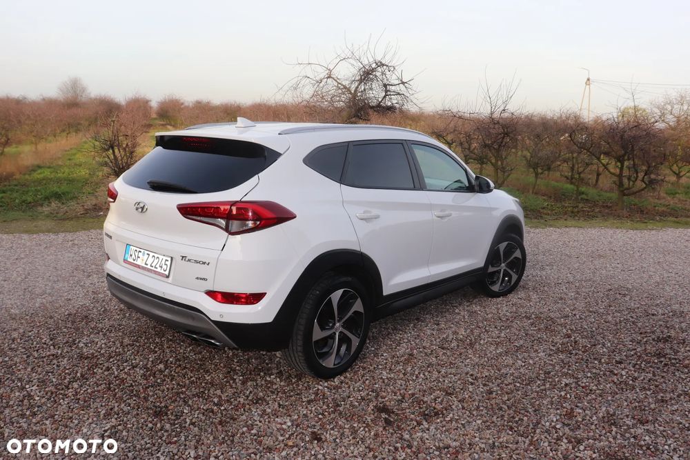 Hyundai Tucson 2.0 CRDI Comfort 4WD - 24