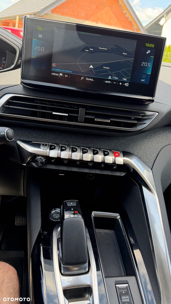 Peugeot 3008 Hybrid4 300 e-EAT8 Allure - 32