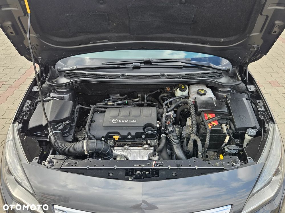 Opel Astra 1.4 Turbo Design Edition - 18