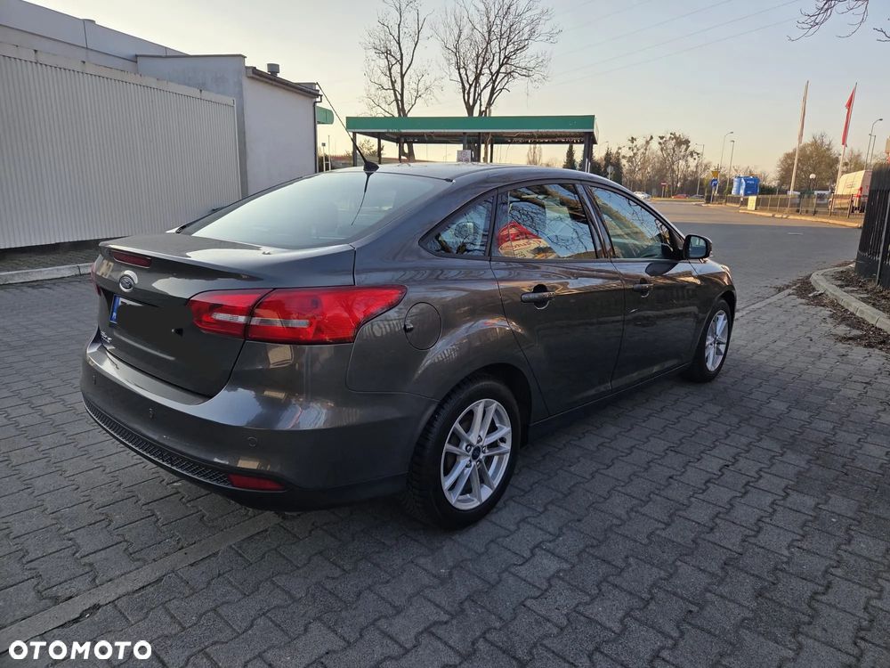 Ford Focus 1.6 Titanium - 2