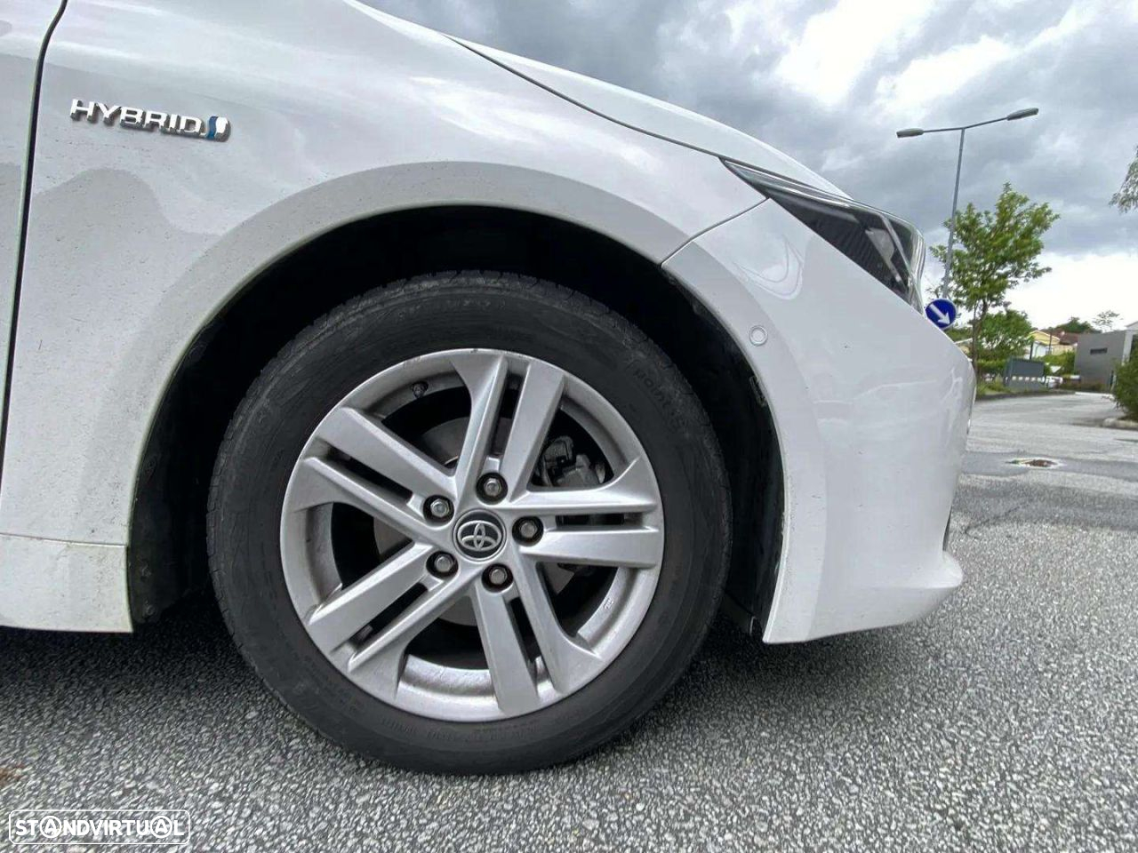 Toyota Corolla 1.8 Hybrid Comfort - 18