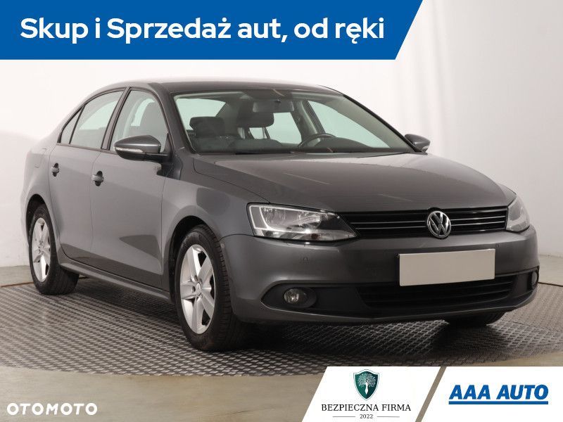 Volkswagen Jetta - 3