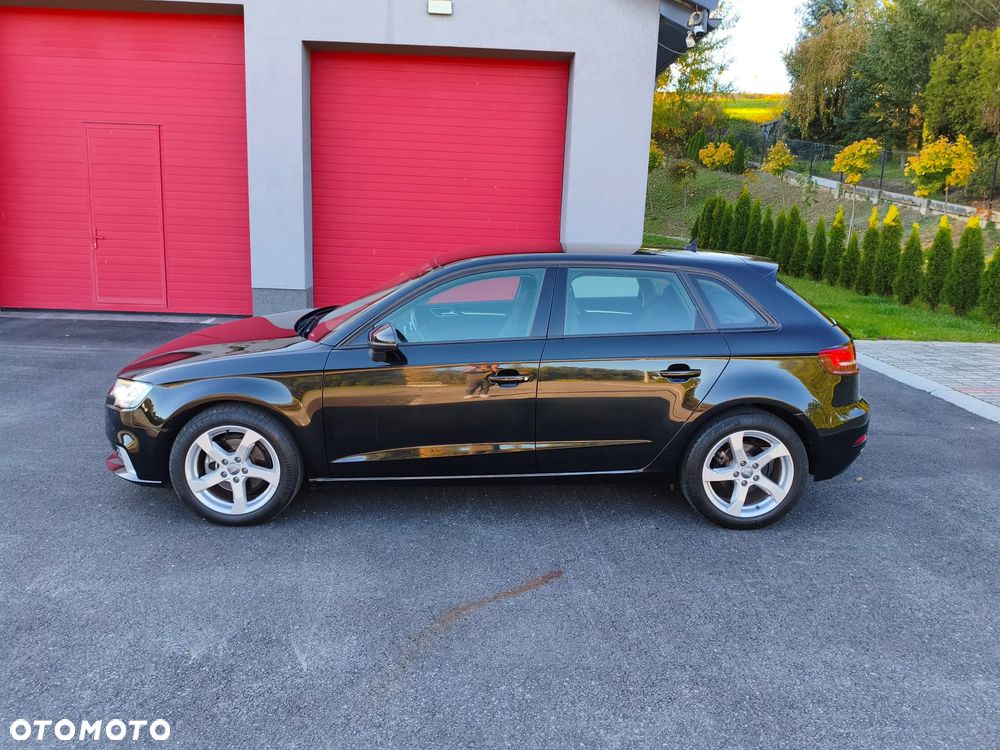 Audi A3 Sportback 1.6 TDI S tronic Attraction - 3