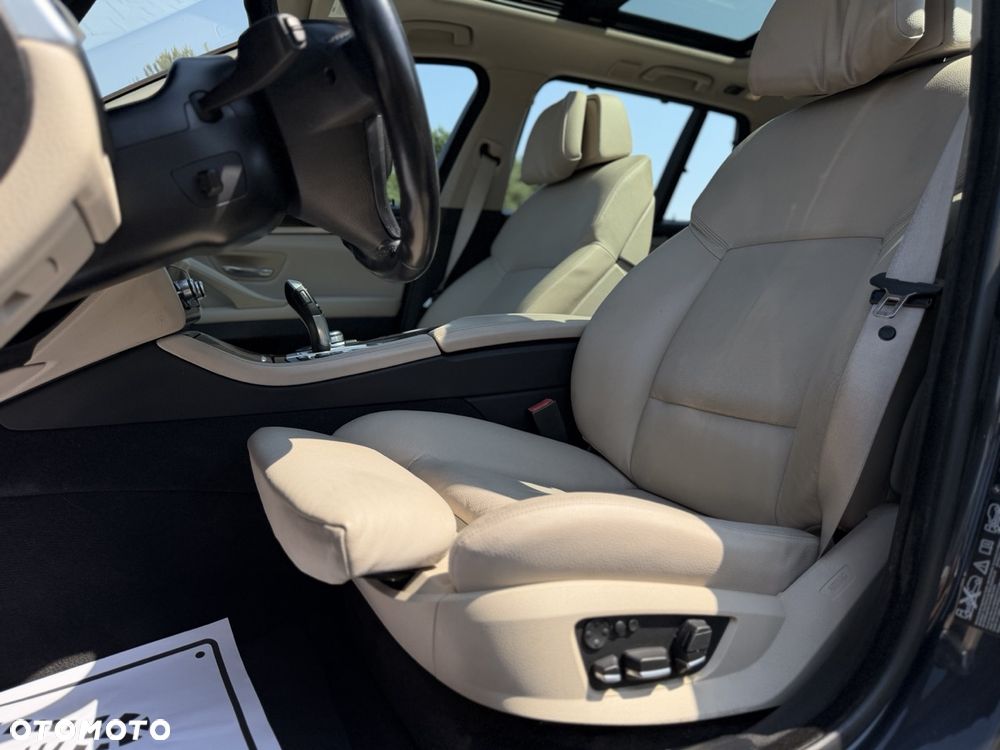 BMW Seria 5 525d xDrive Luxury Line - 15