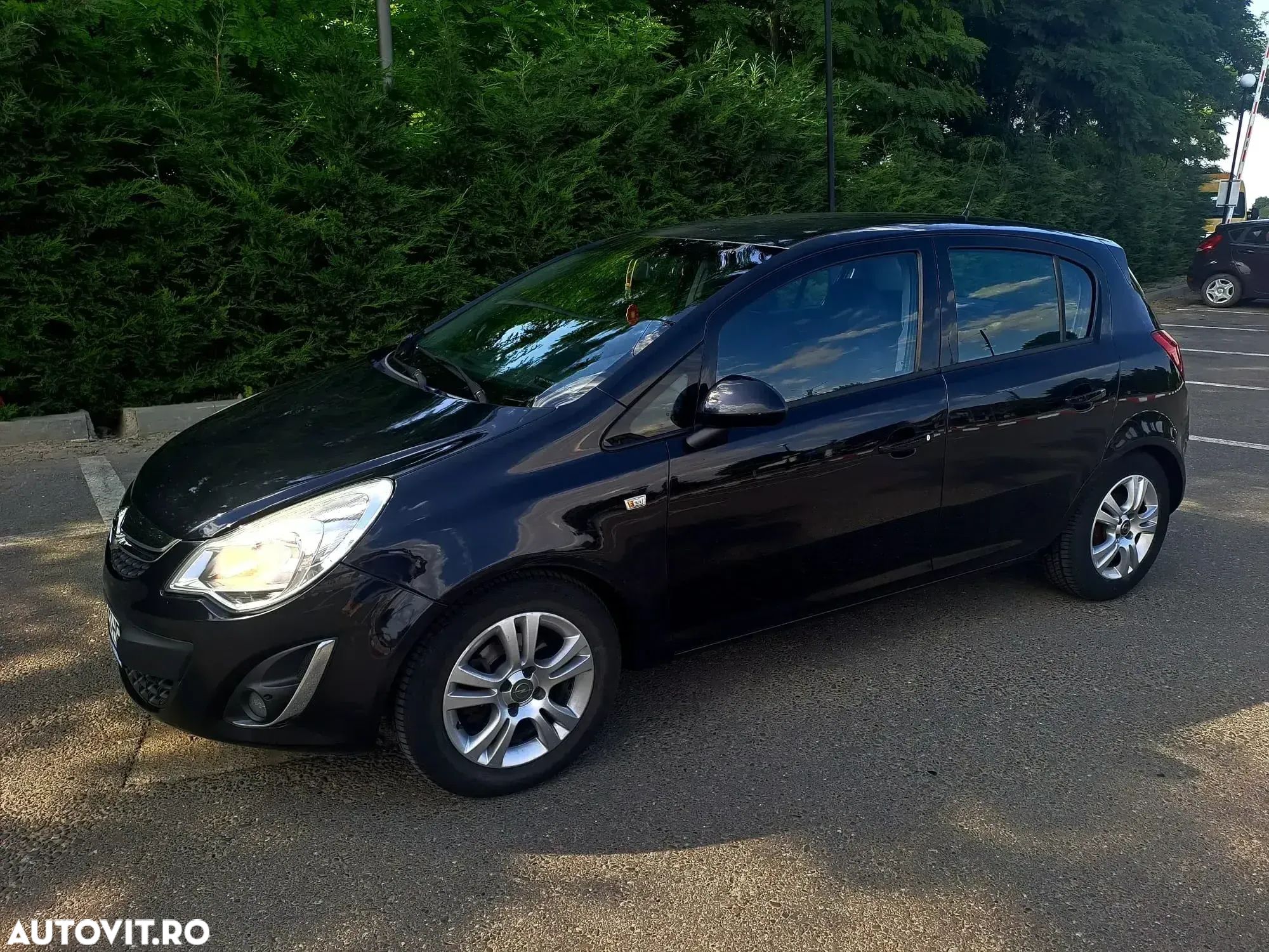 Opel Corsa 1.3 CDTI DPF EcoFLEX Start-Stop Edition - 1