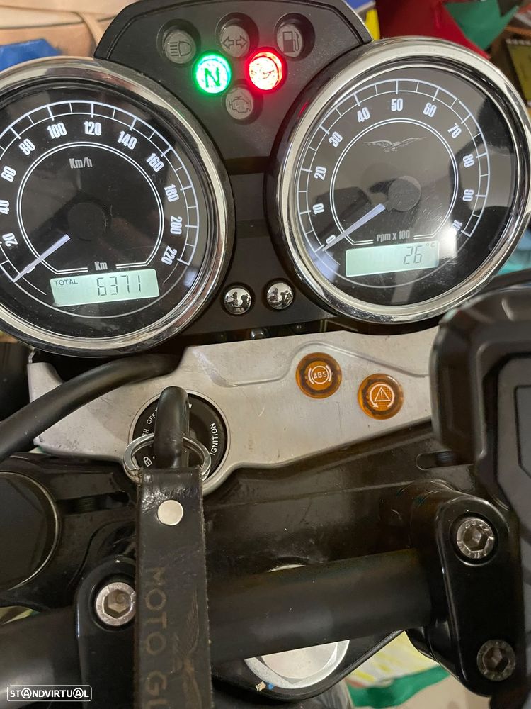 Moto Guzzi V7 Special II - 11