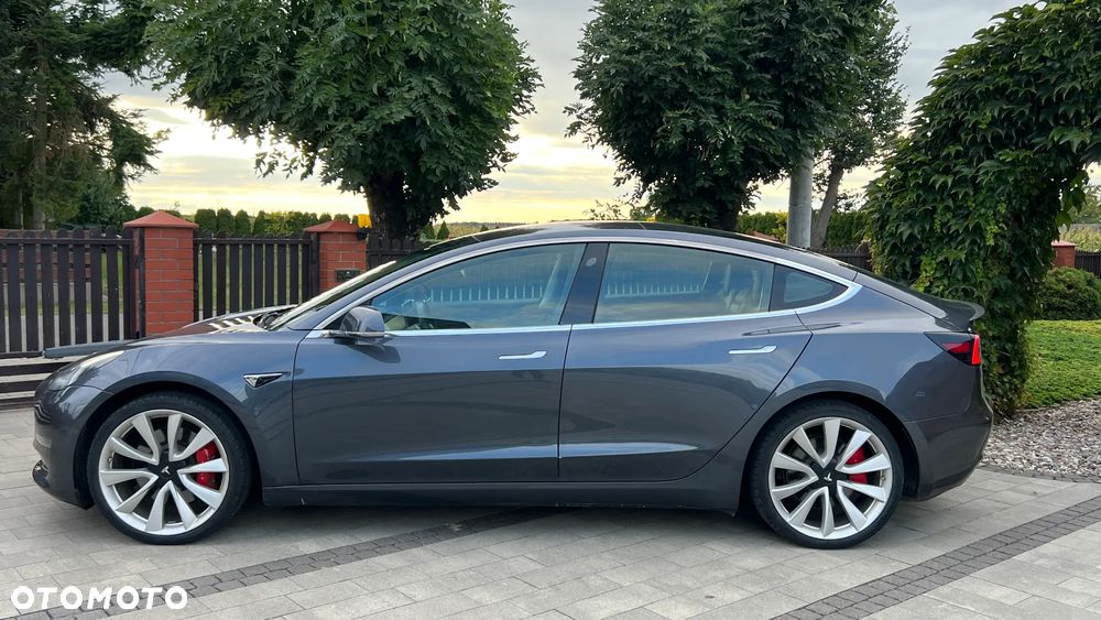Tesla Model 3 Langstreckenbatterie Allradantrieb Dual Motor Performance - 6