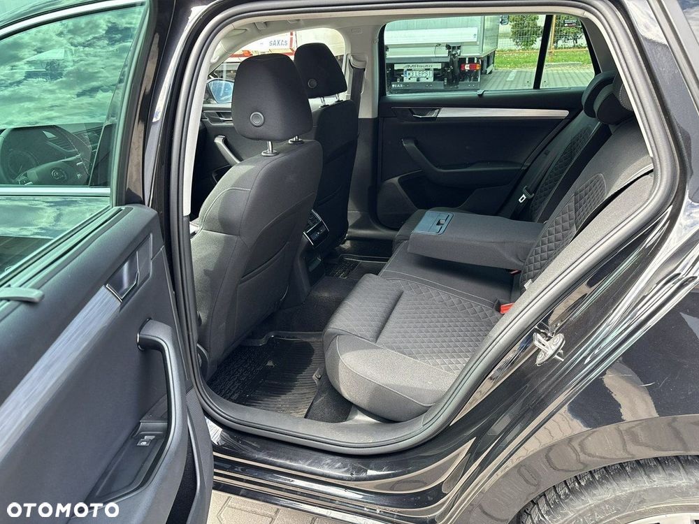 Skoda Superb 2.0 TDI SCR Ambition DSG - 11