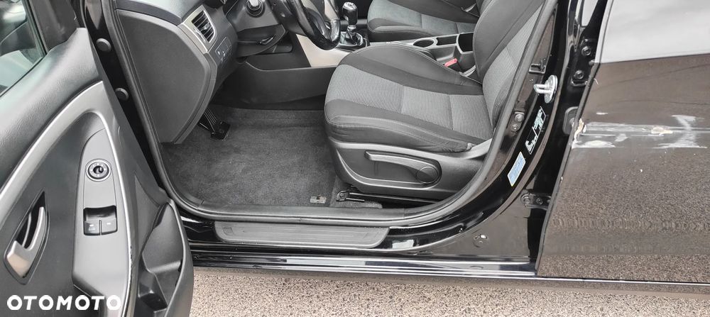 Hyundai i30 blue Kombi 1.4 Style - 32