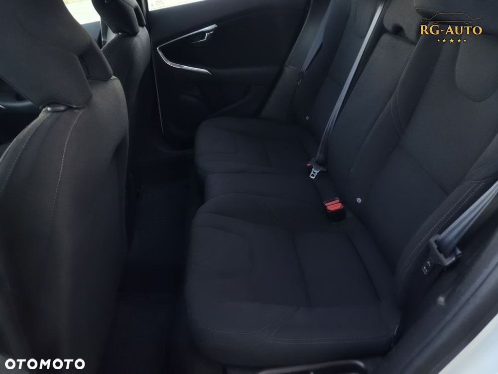 Volvo V40 Cross Country - 28