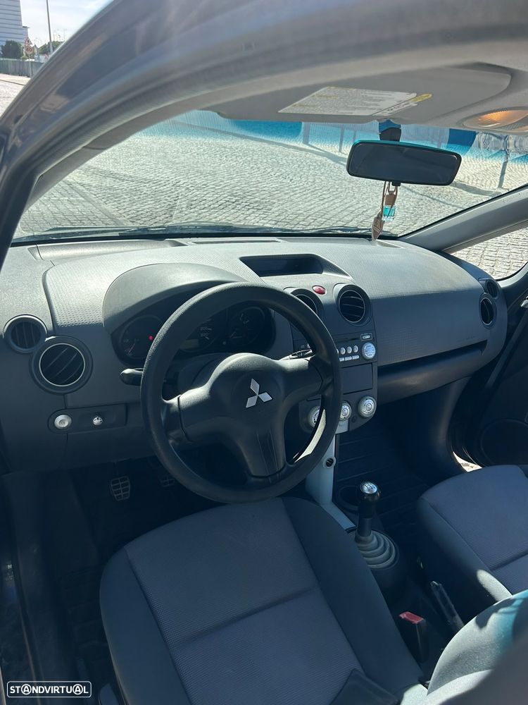 Mitsubishi Colt - 7