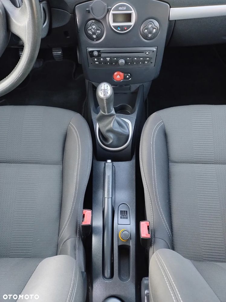 Renault Clio 1.2 16V 75 Dynamique - 30