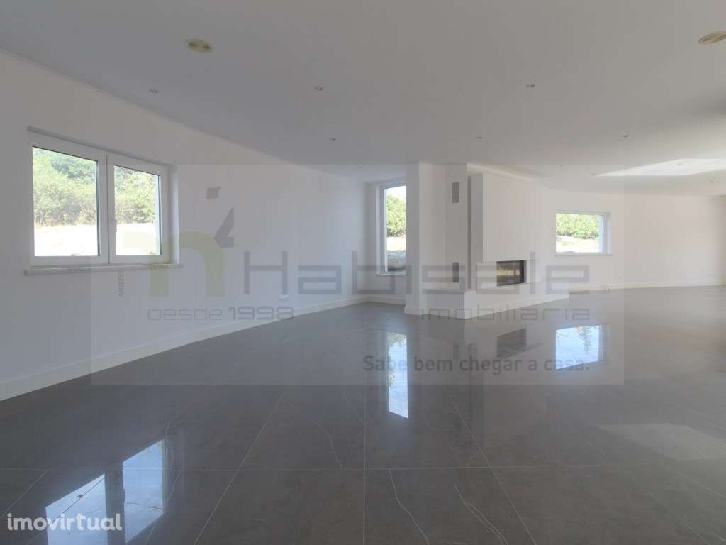 Moradia T4 com lote de 1700 metros no Belas Clube Campo - Grande imagem: 2/53