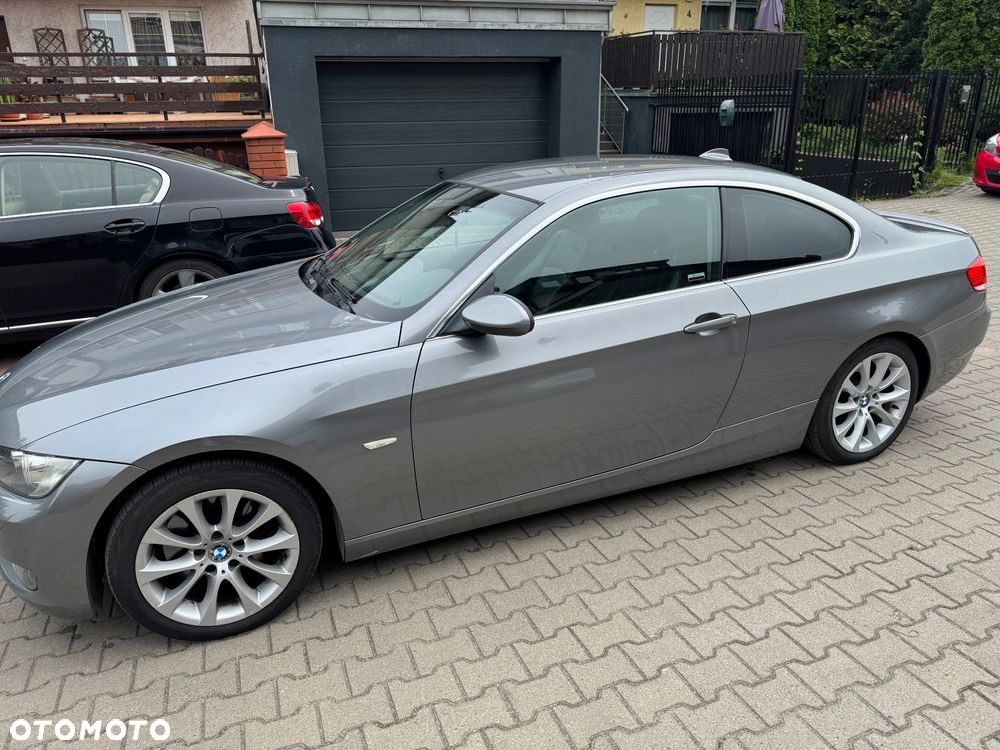 BMW Seria 3 325i Coupe - 2