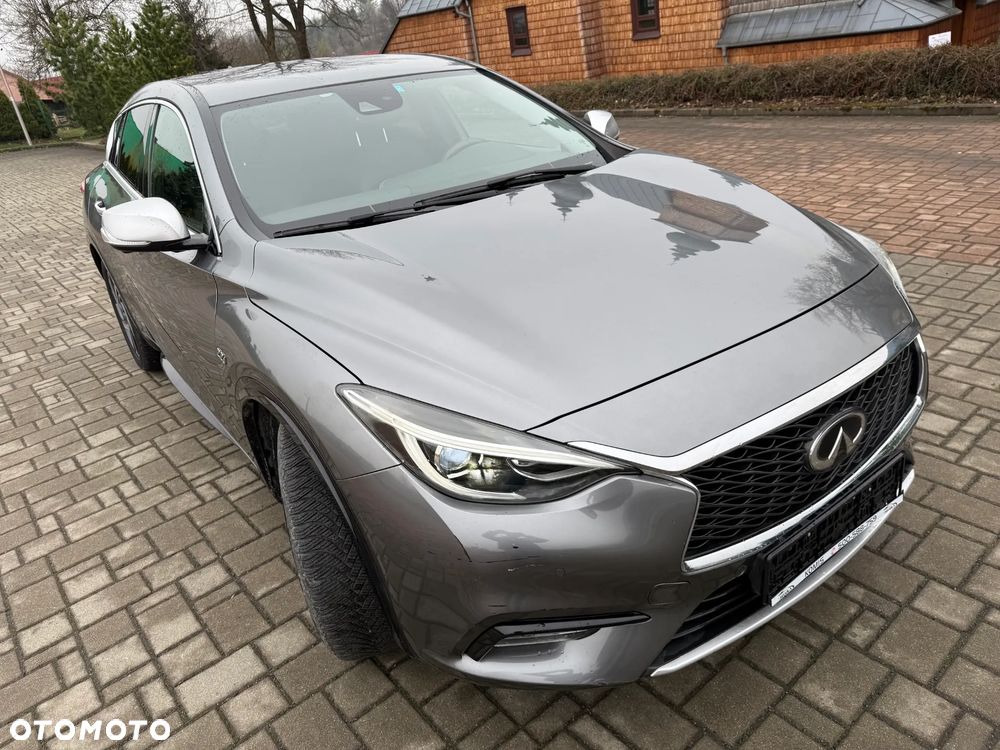 Infiniti Q30 2.2d DCT AWD City Black Edition - 11