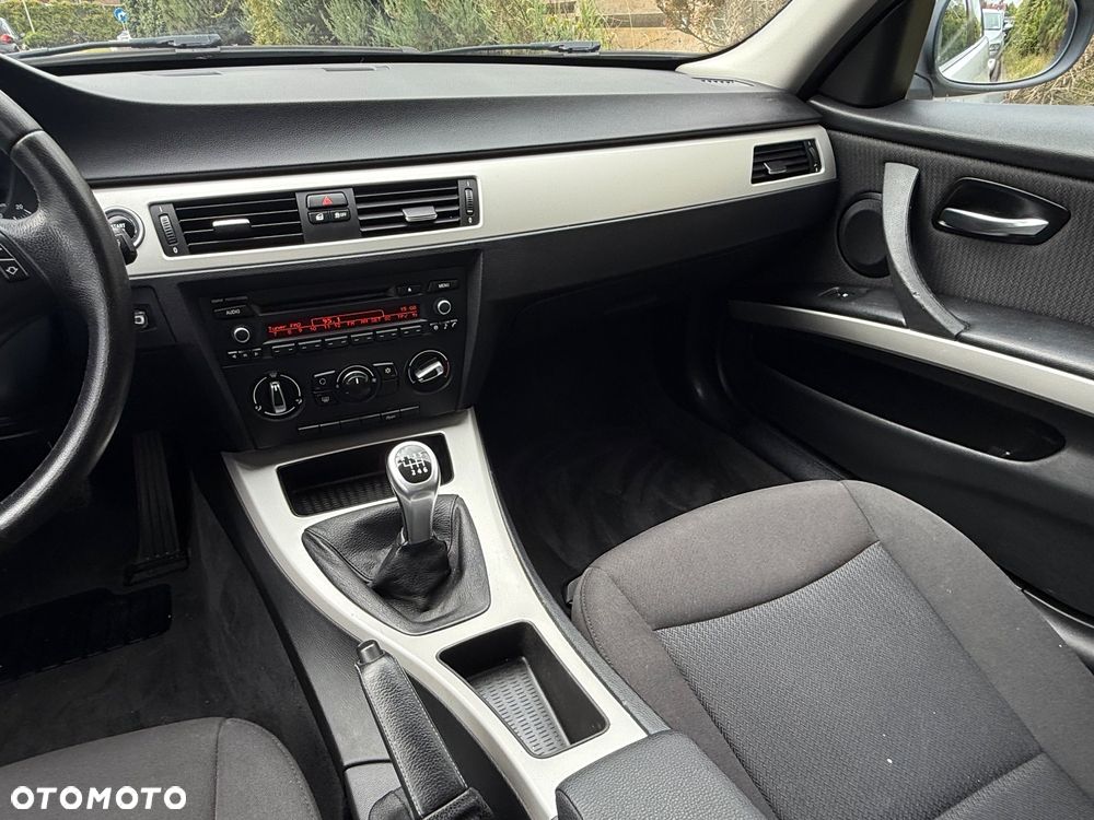 BMW Seria 3 318d - 21