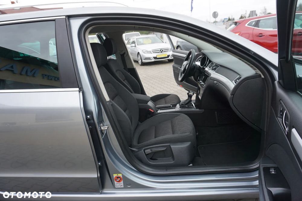 Skoda Superb 2.0 TDI DSG FAMILY - 23