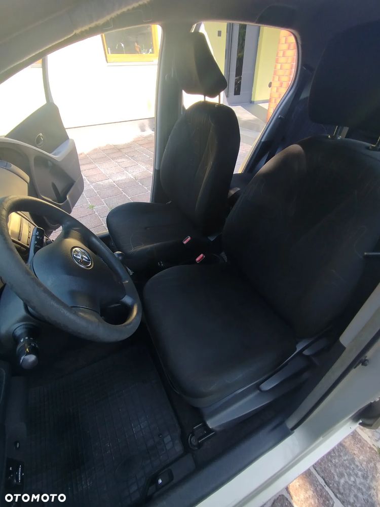 Toyota Yaris 1.0 Luna A/C - 16