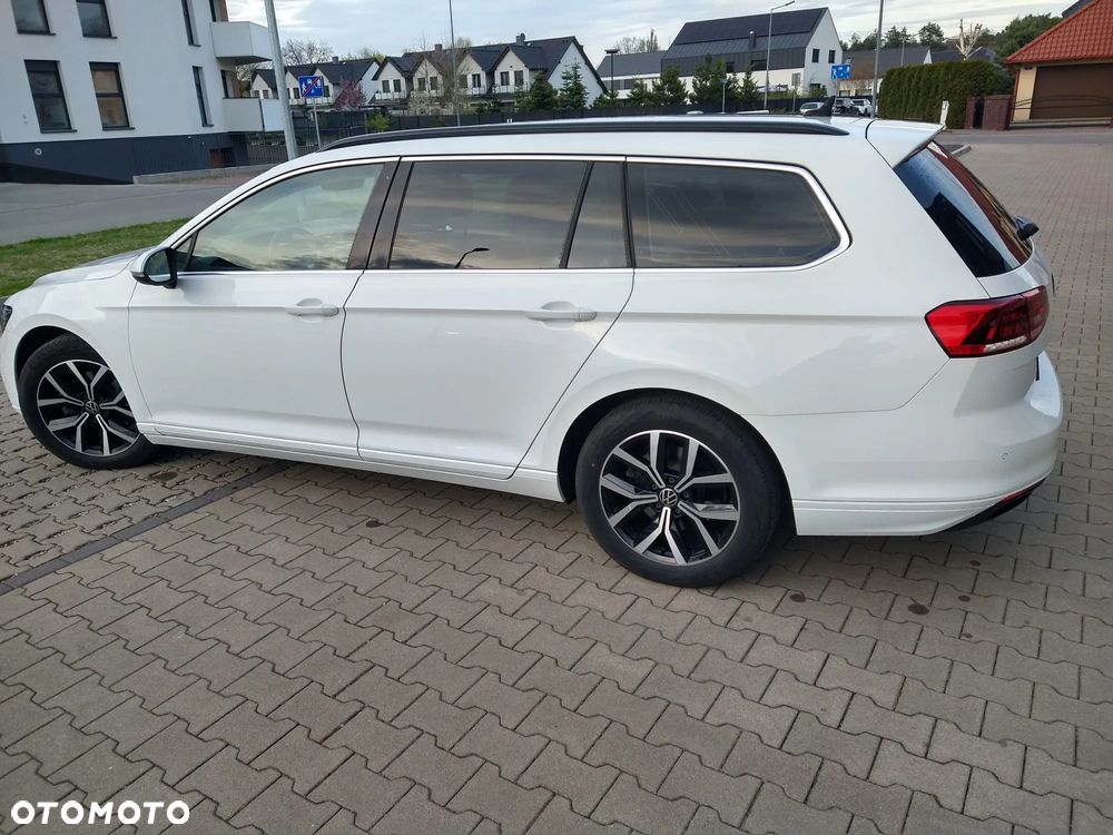 Volkswagen Passat - 4
