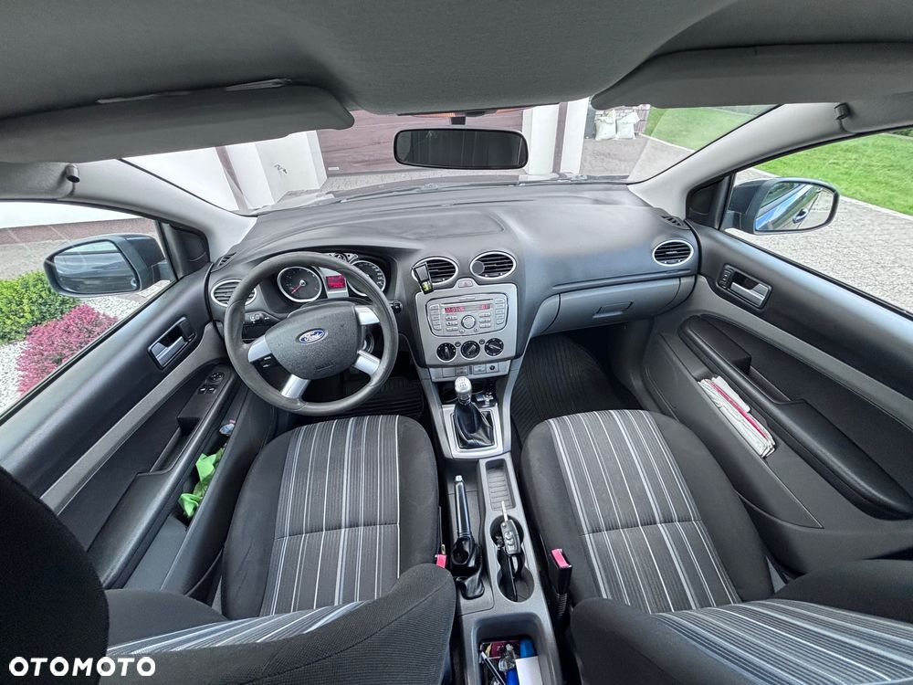 Ford Focus 1.6 Trend - 9