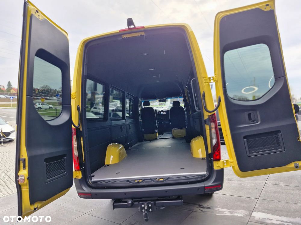 Mercedes-Benz Sprinter - 11