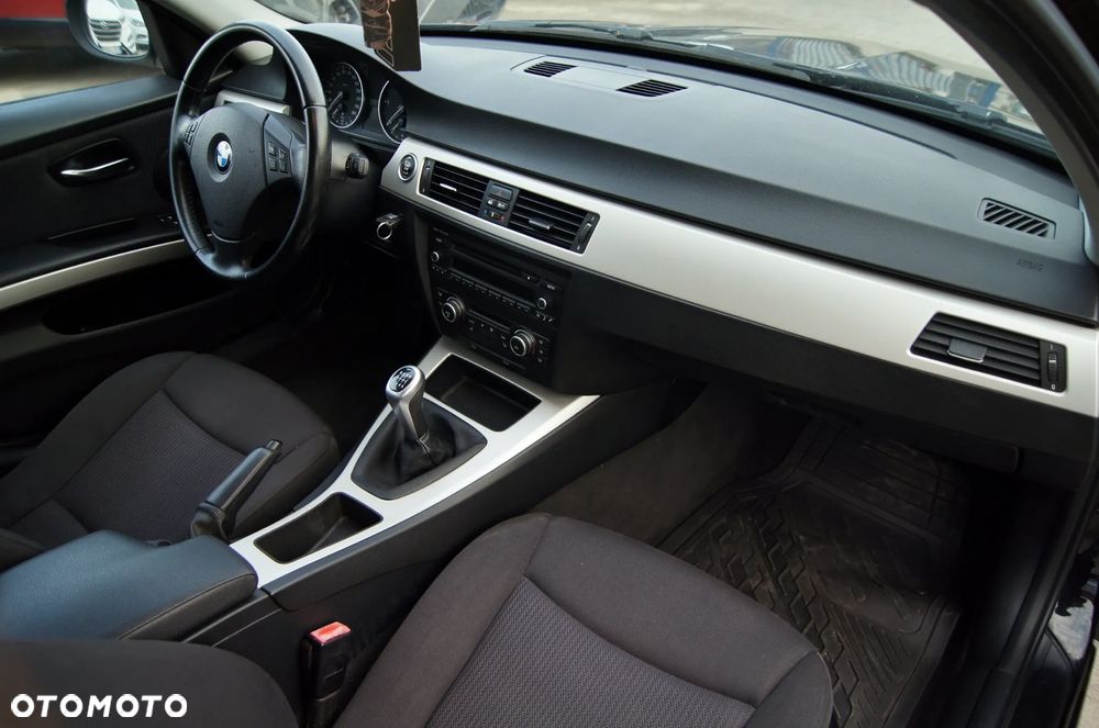 BMW Seria 3 320d - 14