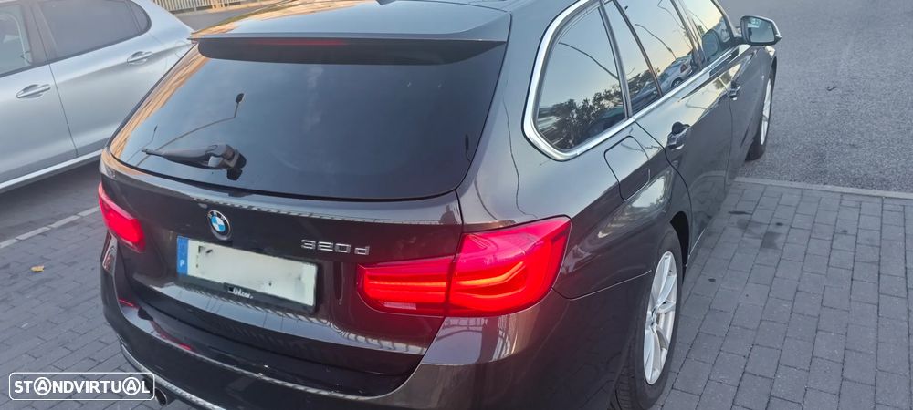 BMW 320 d EfficientDynamics Auto - 13