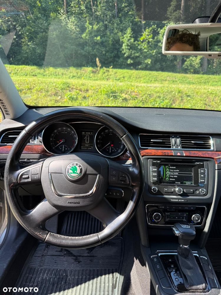 Skoda Superb 2.0 TDI Comfort DSG - 17