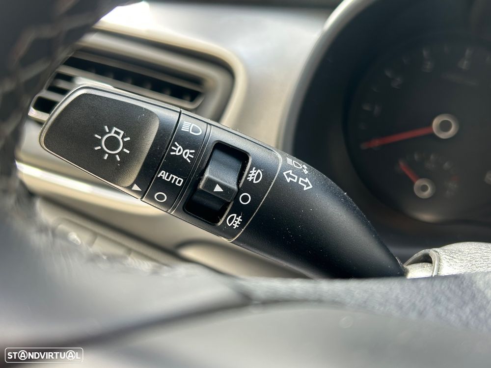 Kia Stonic 1.2 Move - 24