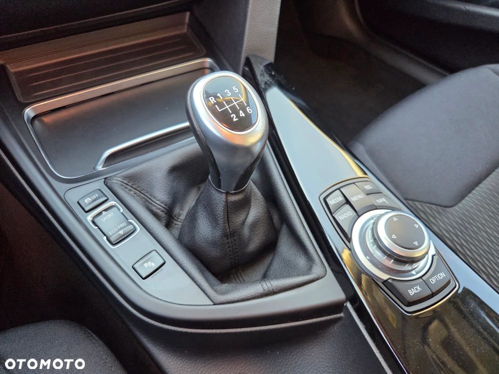 BMW Seria 3 318d xDrive - 20