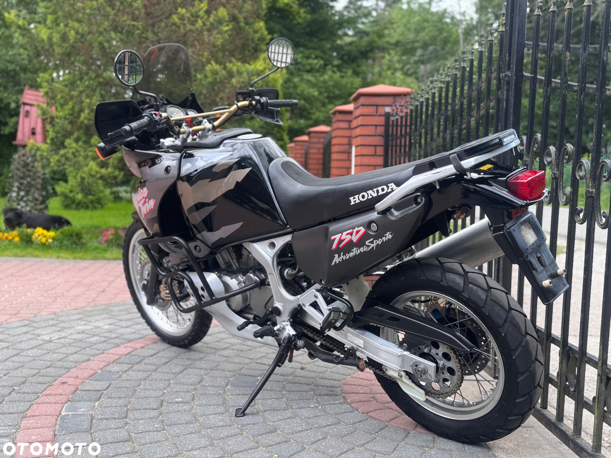 Honda XRV - 8