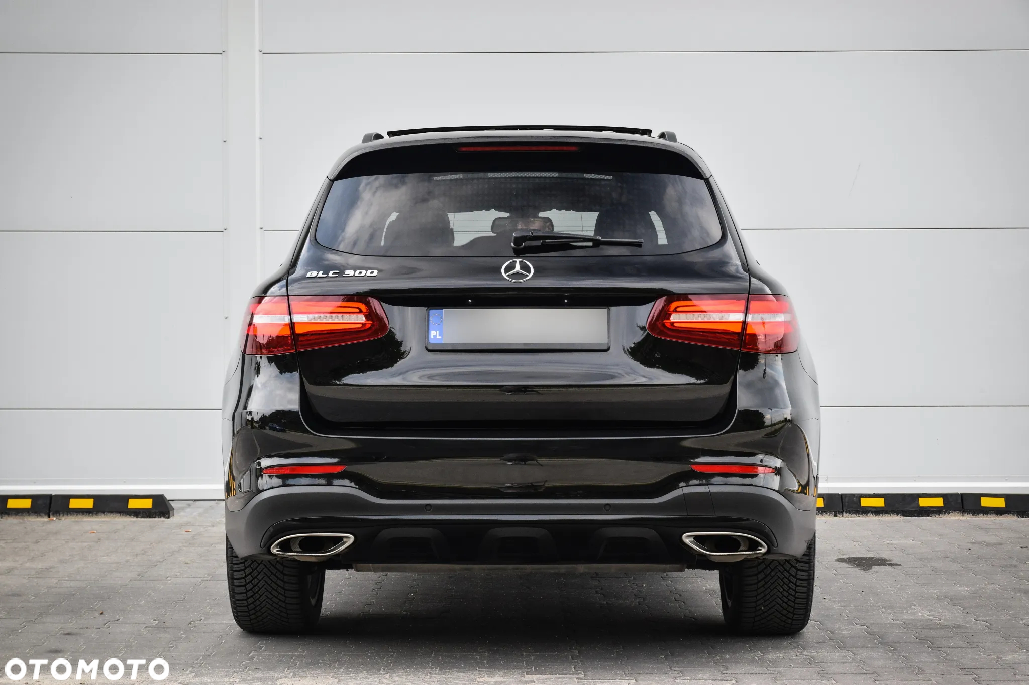 Mercedes-Benz GLC 300 4Matic 9G-TRONIC AMG Line - 11