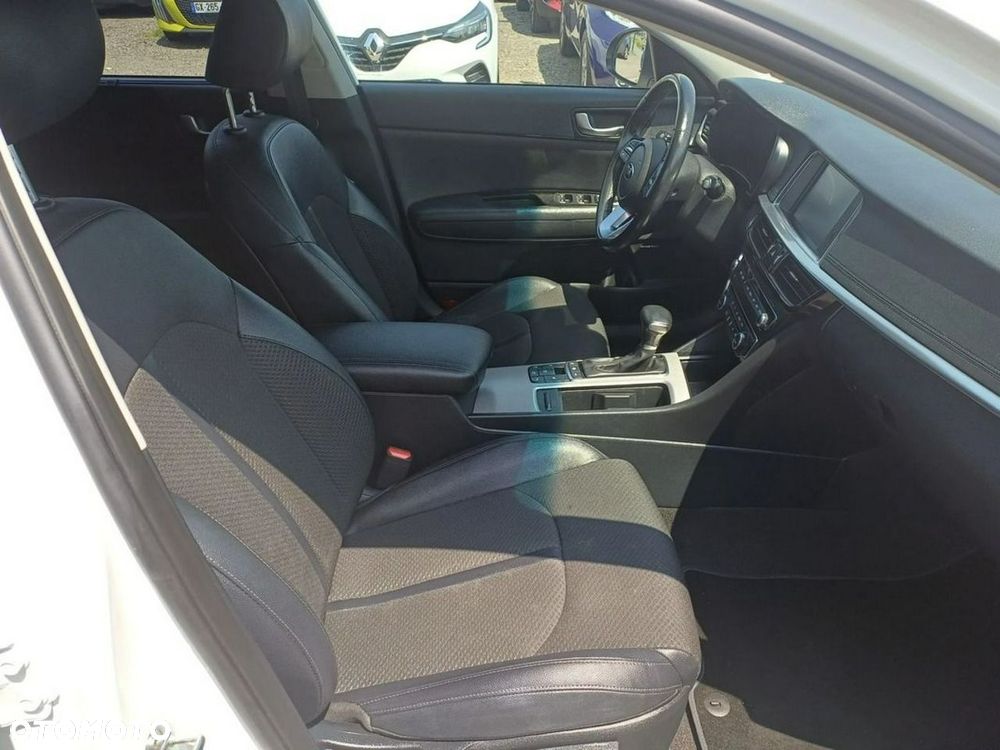 Kia Optima Sportagon 2.0 GDI Attract - 11