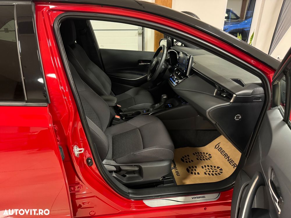 Toyota Corolla 1.8 Hybrid Team Deutschland - 17