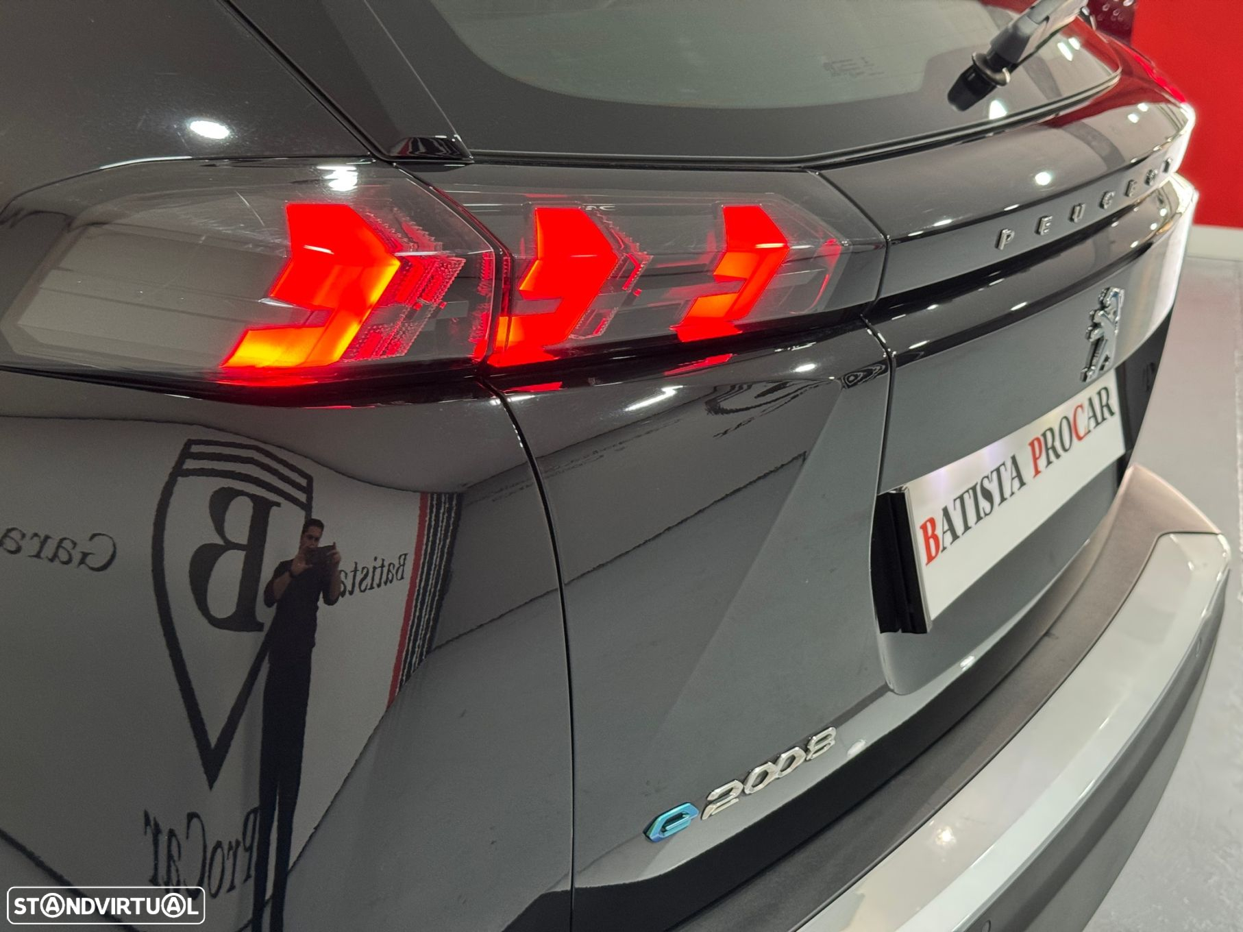 Peugeot e-2008 Active Pack - 41