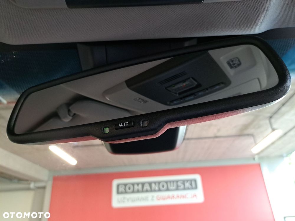 Toyota Camry 2.5 Hybrid Comfort CVT - 30