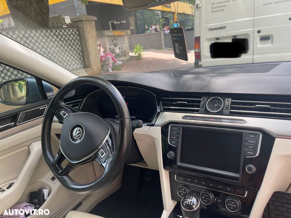 Volkswagen Passat Variant 2.0 TDI (BlueMotion Technology) Highline - 3